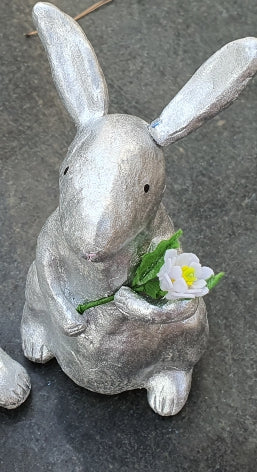 How to make a rabbit with a bouquet of spring flowers out of clay💐🐇